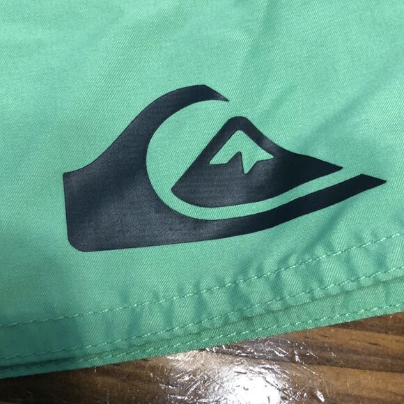 QUIKSILVER Boy’s Boardshorts Bright  Green Size 26 - Picture 2 of 7